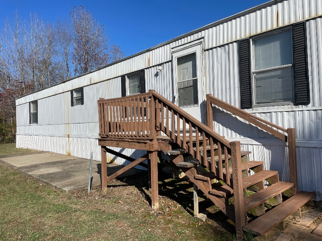 Building Photo - 590 Shekinah Ln