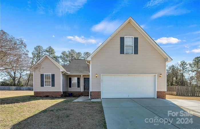 Primary Photo - Charming Ranch Home with Modern Updates an...