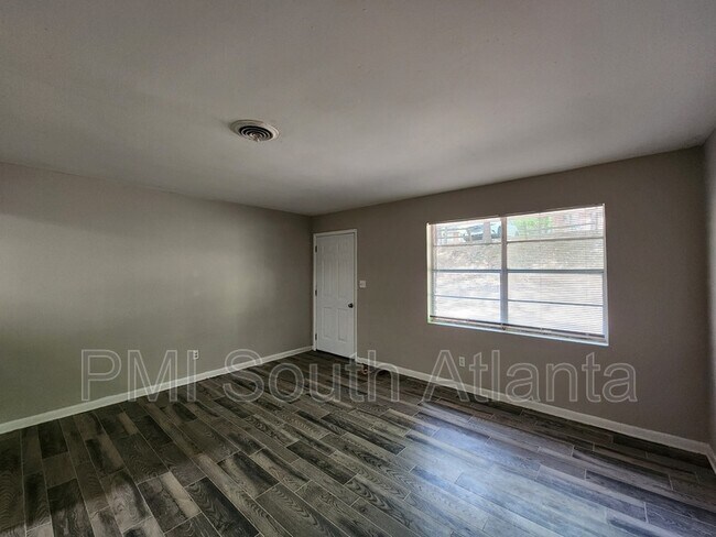 Building Photo - 6410 Raymond Terrace