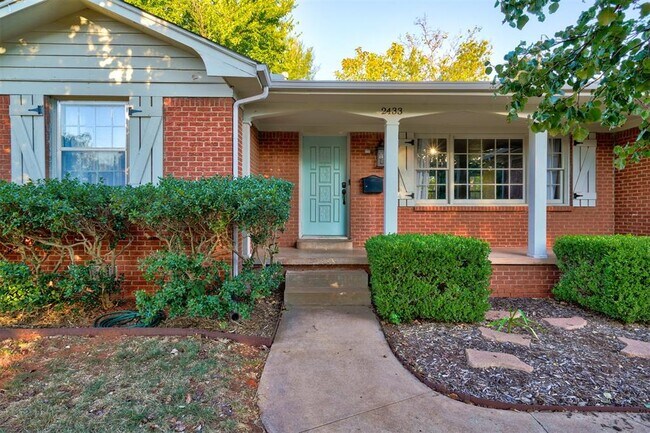 Foto del edificio - 2433 Gladstone Terrace