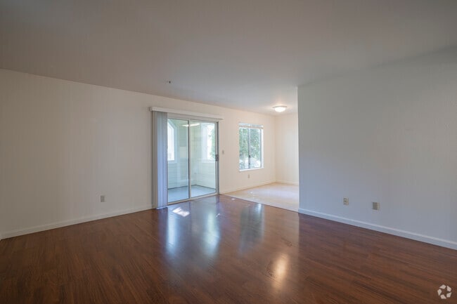 2BR, 1BA - 870 SF - Living Room - Cadillac Flats