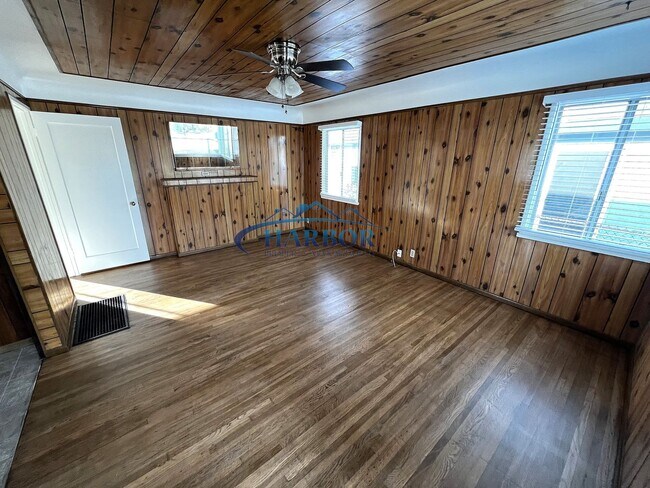 Foto del edificio - 2449 Seabright Ave