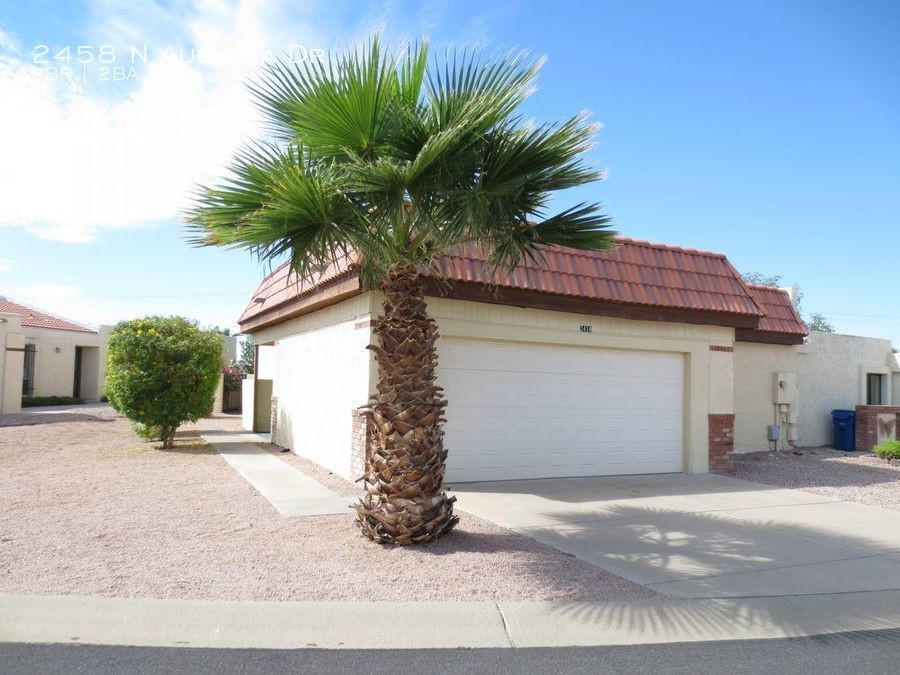 Primary Photo - 2458 N Augusta Dr