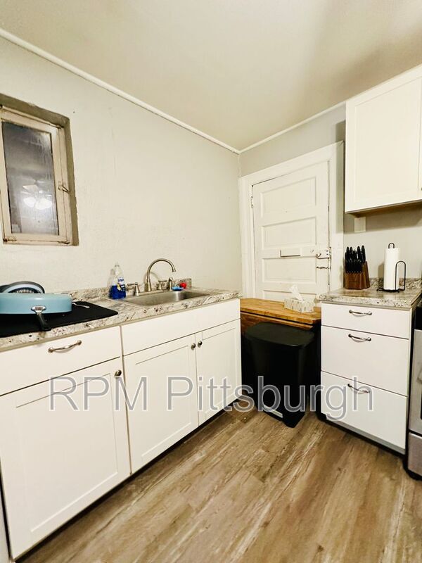 Foto del edificio - 2208 Woodstock Ave