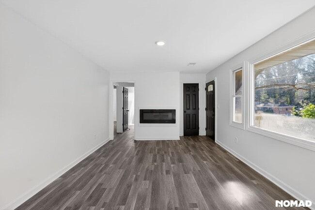 Building Photo - 1262 Kenilworth Dr SW