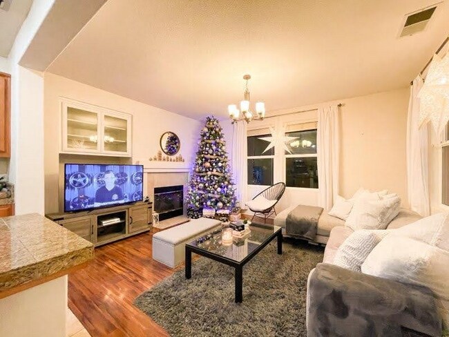Foto del edificio - 949 Mason Ct