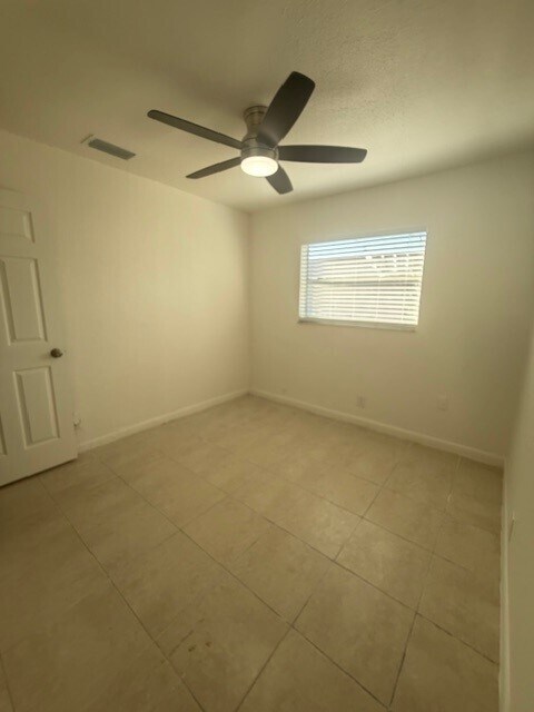 Foto del edificio - 810 SW 5th Ave