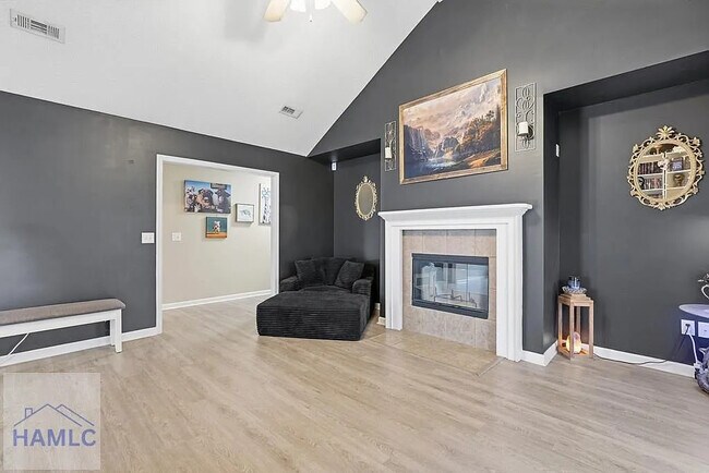 Foto del edificio - 211 Wentworth Way