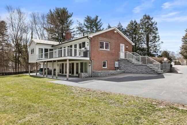 Foto del edificio - 744 Neponset St