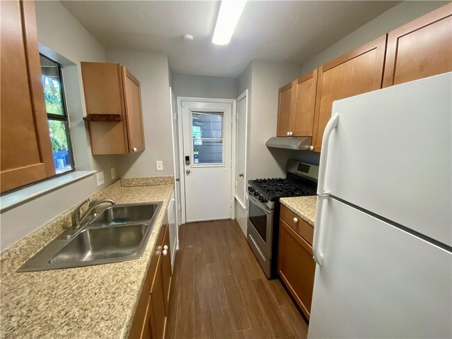 Foto del edificio - 6501 Chesterfield Ave