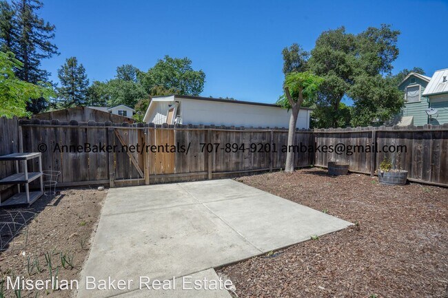 Building Photo - 2 br, 1 bath House - 211 North Jefferson