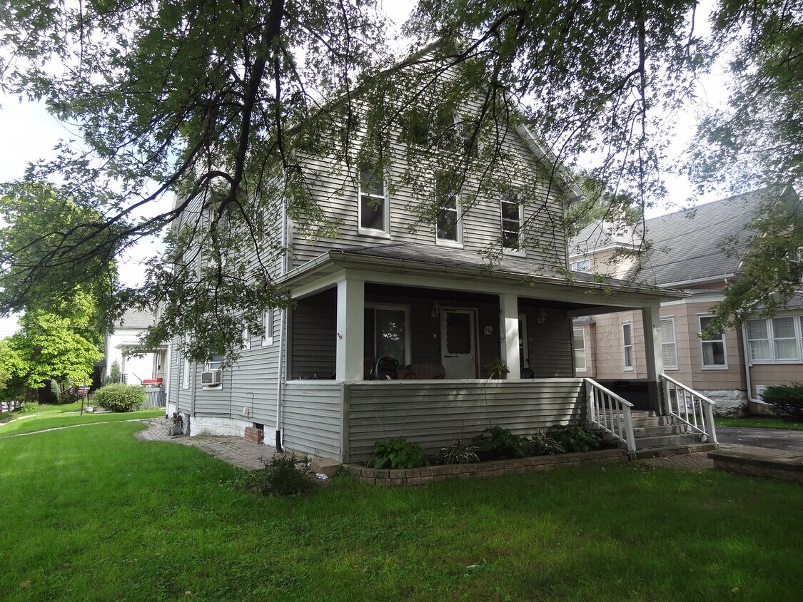 520 Nicholson St, Joliet, IL 60435 House Rental in Joliet, IL