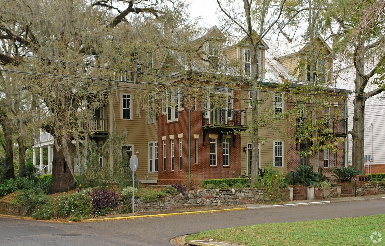 Building Photo - 820 St Michael St