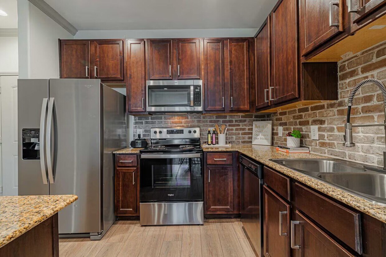 Move In Now & Enjoy 1 Month FREE! - Move In Now & Enjoy 1 Month FREE!