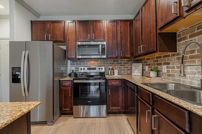Move In Now & Enjoy 1 Month FREE! - Move In Now & Enjoy 1 Month FREE! Apartment