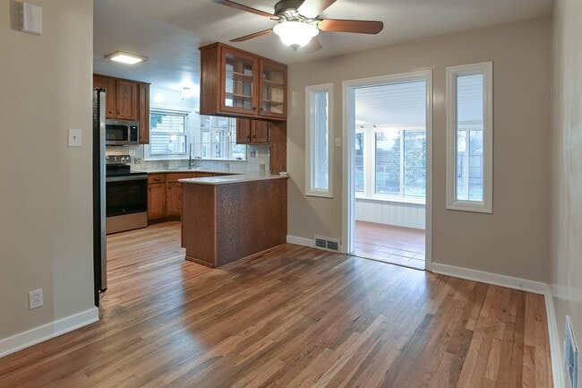 Building Photo - Charming Single Family in Camp Hill