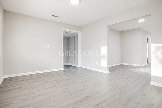 Foto del edificio - 1816 Wellborn Dr