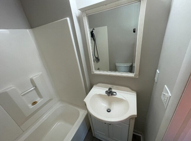 Foto del edificio - 3413 E 72nd St