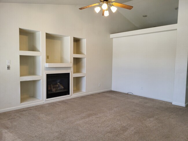 Building Photo - 368 Colorado Ln