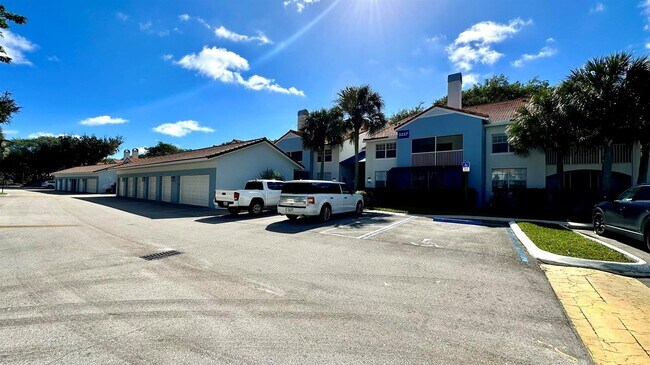 Foto del edificio - 3237 Clint Moore Rd