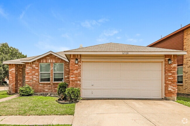 Building Photo - 16528 Woodside Dr