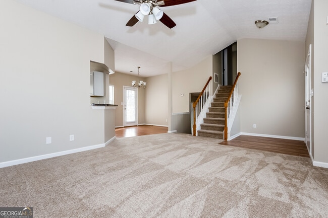 Building Photo - 6584 Planters Ct