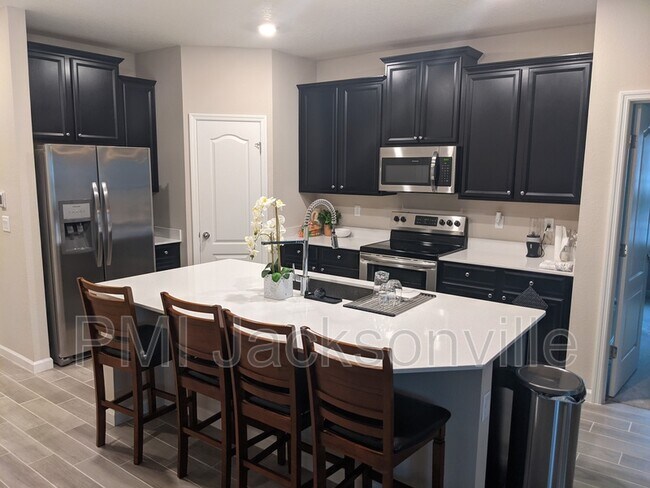 Building Photo - 9705 Cilantro Dr