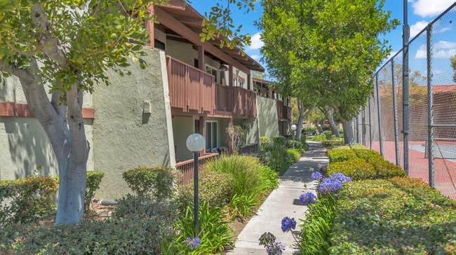 Photo - 1040 W MacArthur Blvd House