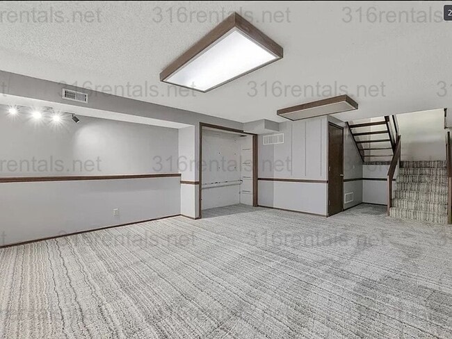 Building Photo - 844 N Nims Ave