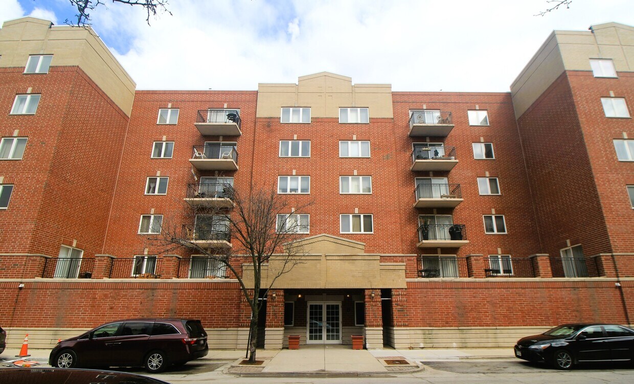 Foto principal - 3303 Grove Ave