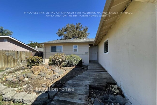 Building Photo - 1110 Loyola Way