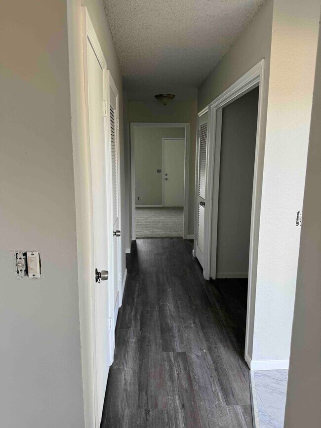 Foto del edificio - 2 Bedroom 1 Bath 1 Car Garage - Central Broken Arrow Location!