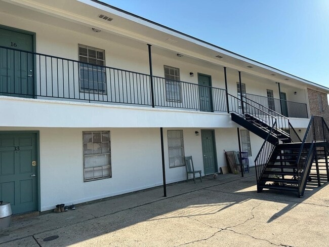 Building Photo - Cheyenne Heights