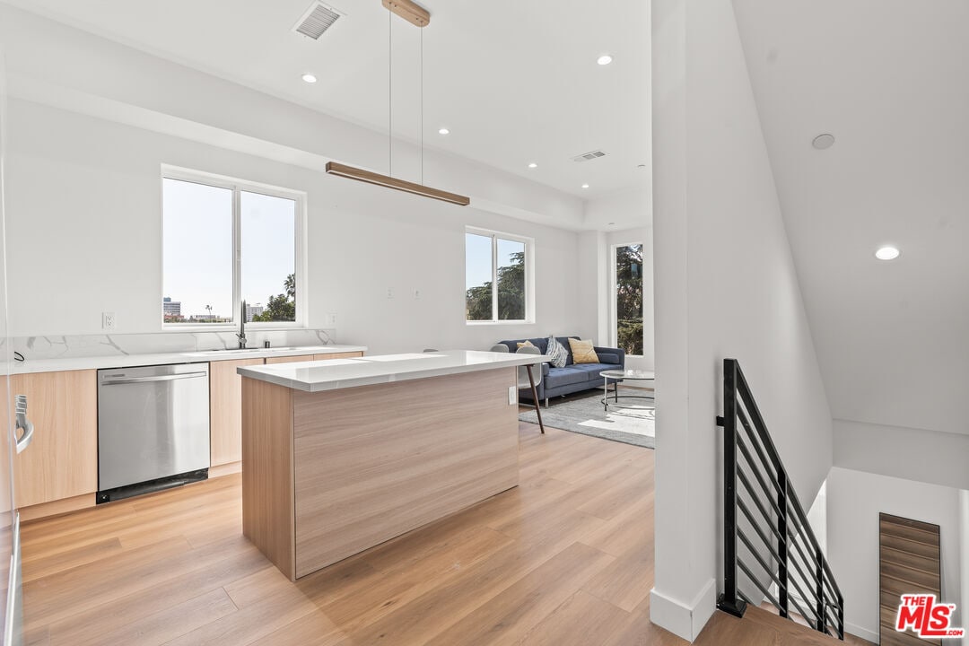 Foto principal - 236 S Carondelet St