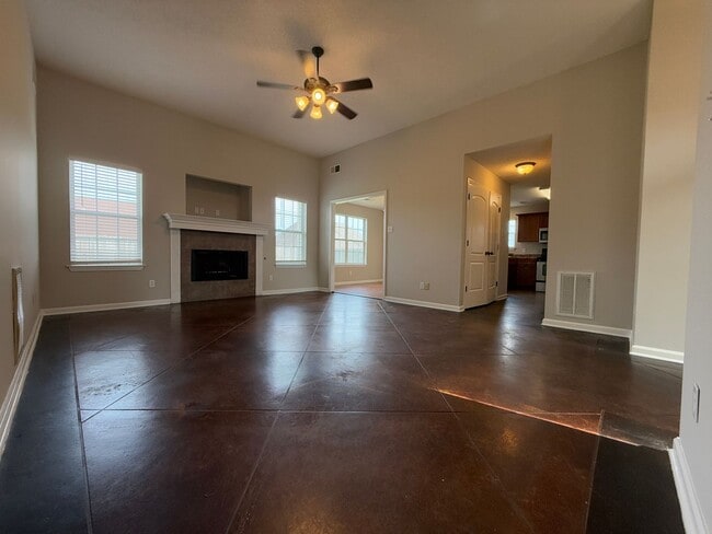 Building Photo - BAYOU VISTA RENTAL HOME 3 BED 2 BATH FENCE...