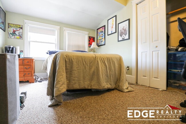 Foto del edificio - 24 Lyne Rd