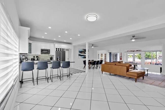 Foto del edificio - 1712 NE 18th Ave