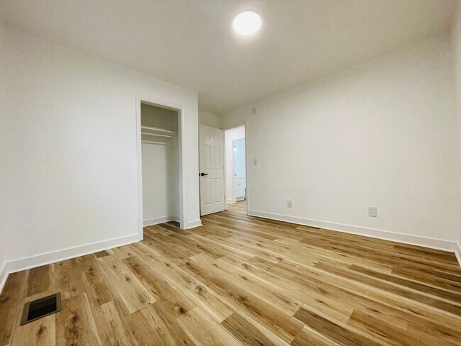 Building Photo - Stunning 4 Bedroom Home for Rent - Fully Remodeled!