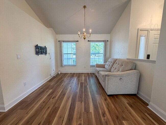 Foto del edificio - 4BR/2BA POOL home in NW Gainesville!