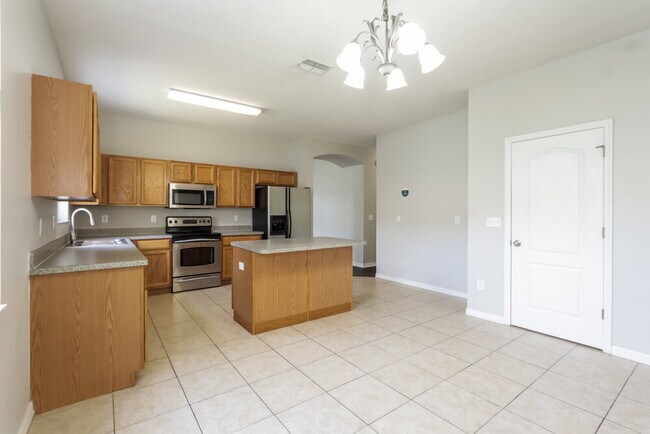 Building Photo - 12121 Fall Creek Ct