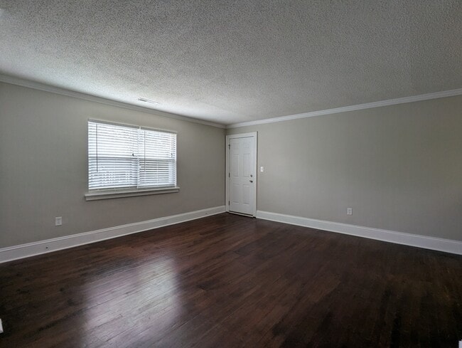 Foto del edificio - 508 Mahaley Ave