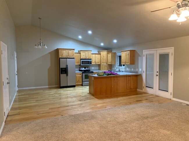 Building Photo - 345 E 200 N