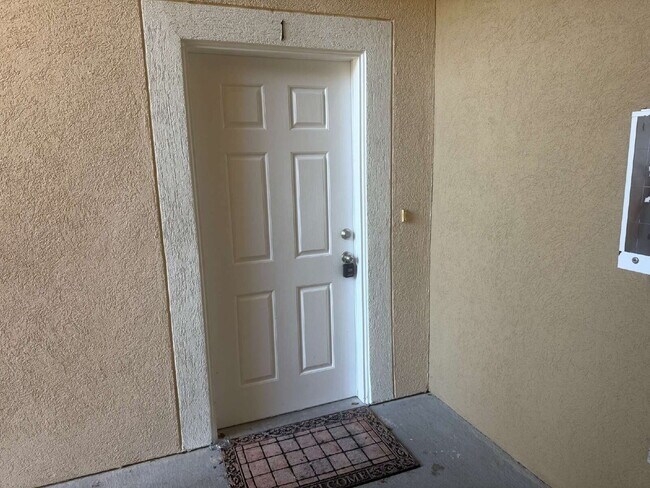 Building Photo - FOR RENT:  3 BEDROOM 2 BATHROOM CONDO LOCATED IN TIMBER RUN