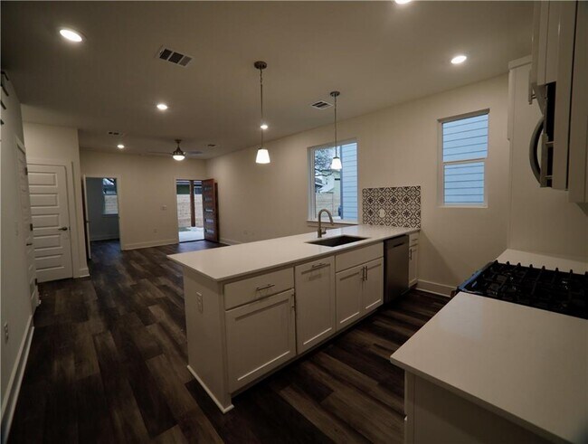 Foto del edificio - 6806 Porter St