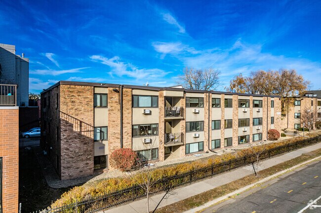 Foto del edificio - First Avenue Flats