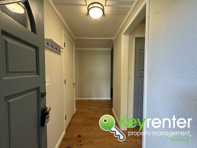 Building Photo - Serene Sanctuary in Tacoma's North End!