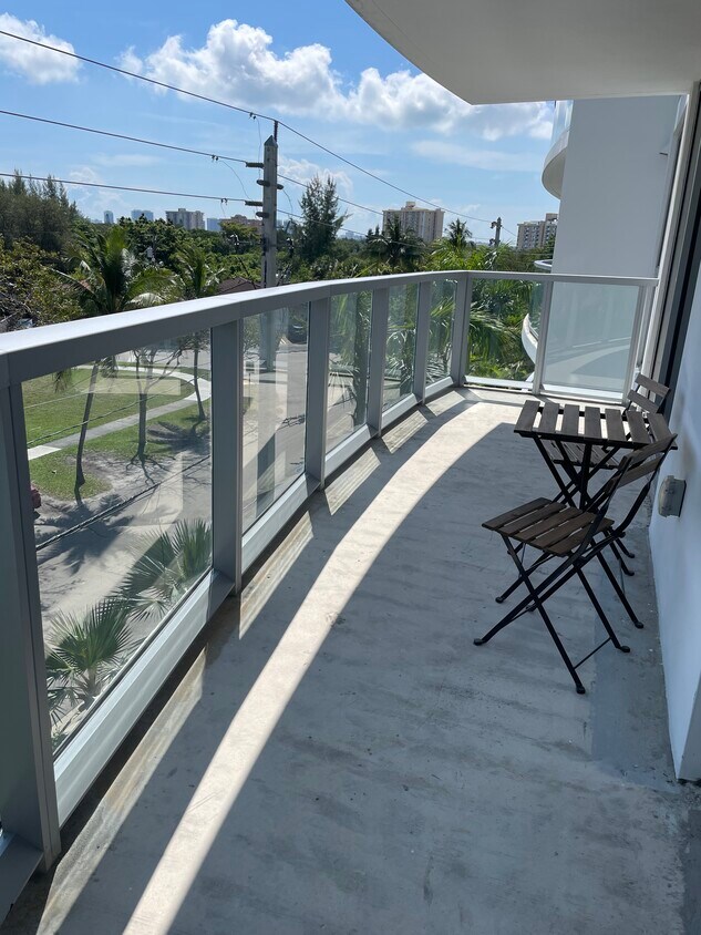 Balcony - 13800 Highland