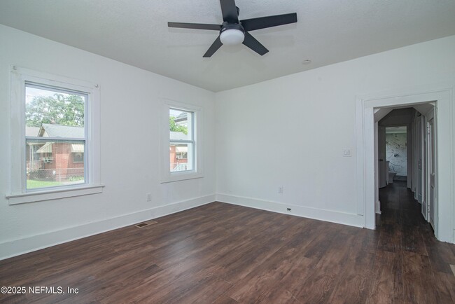 Building Photo - 3839 Springfield Blvd