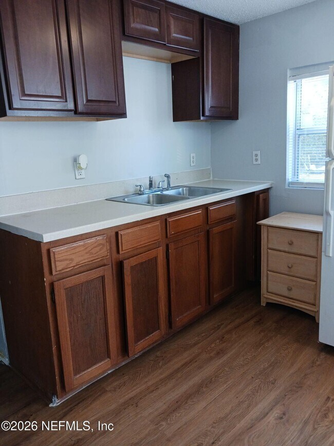 Foto del edificio - 865 W 27th St