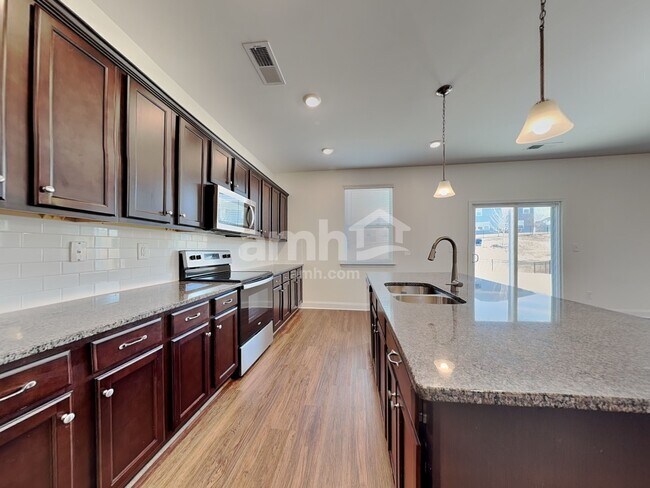 Foto del edificio - 2132 Laurel Vlg Cir